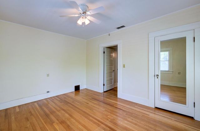 933 E Cambridge Avenue, Fresno, CA 93704