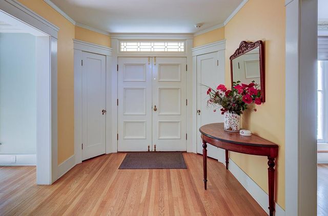 933 E Cambridge Avenue, Fresno, CA 93704