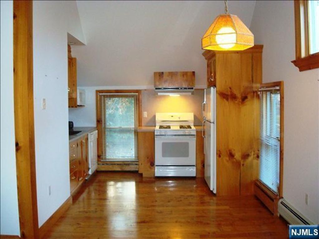 25 Boulevard 2nd Floor, Westwood, NJ 07675