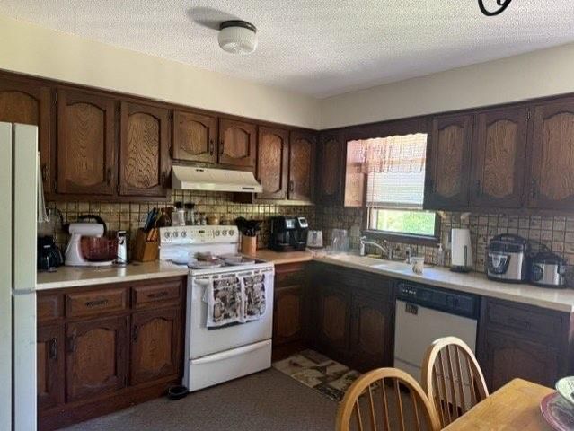 2200 Twin Oaks Drive, Harrisonville, MO 64701