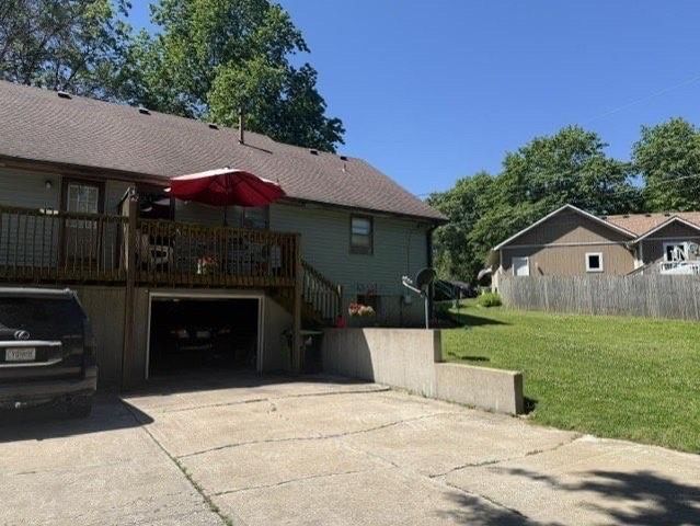 2200 Twin Oaks Drive, Harrisonville, MO 64701