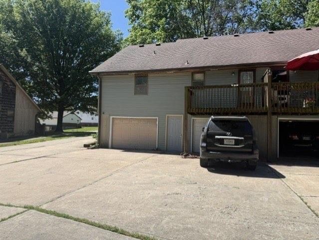 2200 Twin Oaks Drive, Harrisonville, MO 64701