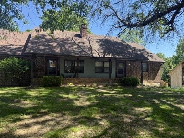 2200 Twin Oaks Drive, Harrisonville, MO 64701