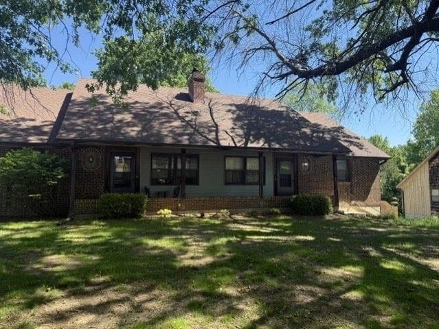 2200 Twin Oaks Drive, Harrisonville, MO 64701
