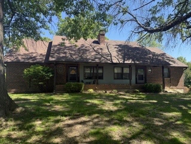 2200 Twin Oaks Drive, Harrisonville, MO 64701