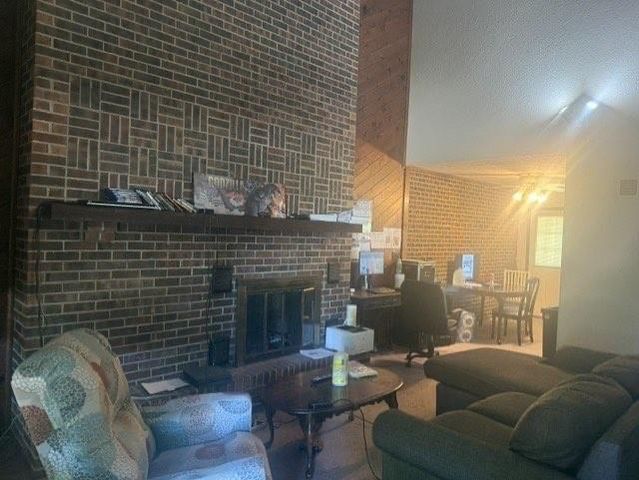 2200 Twin Oaks Drive, Harrisonville, MO 64701