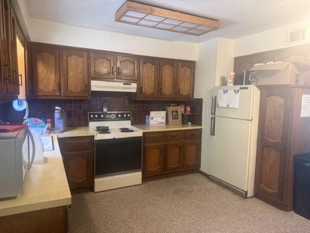 2200 Twin Oaks Drive, Harrisonville, MO 64701