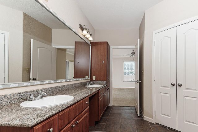 1711 Old Spanish Trail 443, Houston, TX 77054