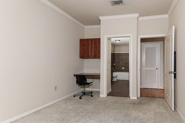 1711 Old Spanish Trail 443, Houston, TX 77054