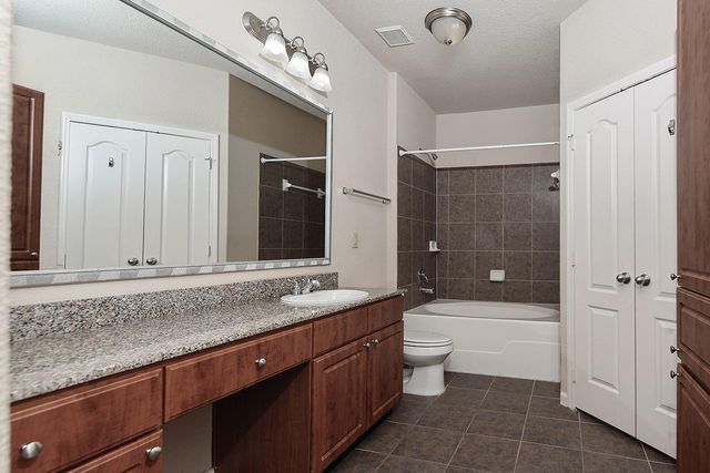 1711 Old Spanish Trail 443, Houston, TX 77054