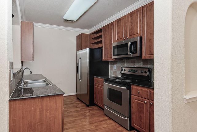 1711 Old Spanish Trail 443, Houston, TX 77054