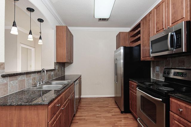 1711 Old Spanish Trail 443, Houston, TX 77054