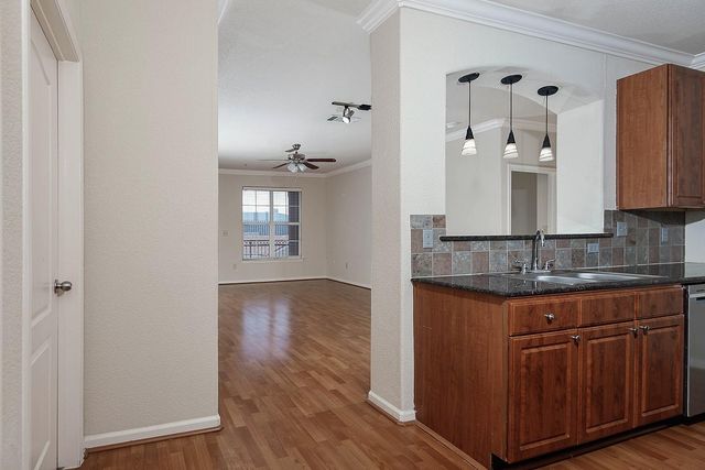 1711 Old Spanish Trail 443, Houston, TX 77054