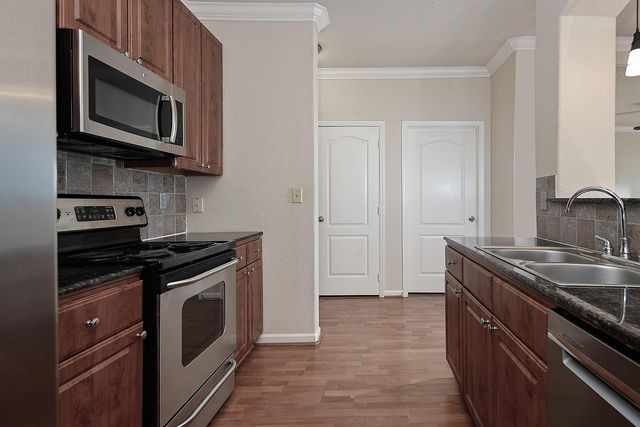 1711 Old Spanish Trail 443, Houston, TX 77054