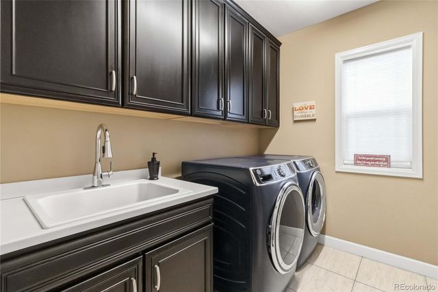1600 Knotty Pine Way, Castle Rock, CO 80108