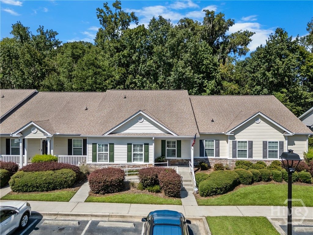 Image 4 of property listing at 88 Travertine Circle, Savannah, GA 31419