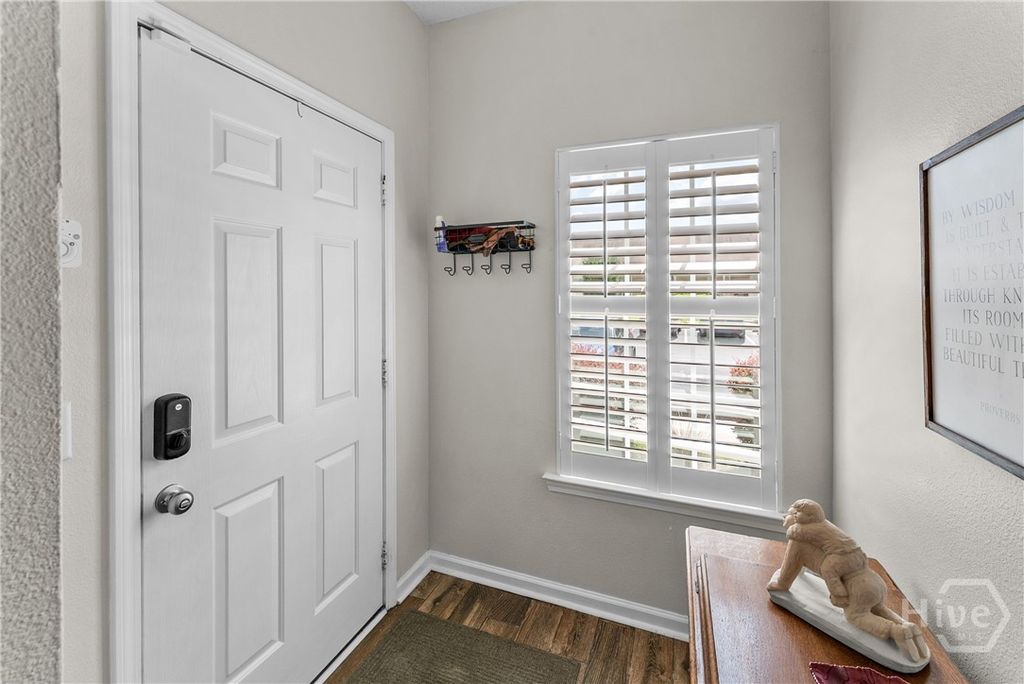 Image 6 of property listing at 88 Travertine Circle, Savannah, GA 31419