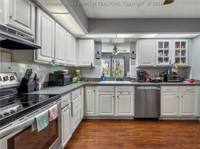 9 Brentwood Circle, Nitro, WV 25143
