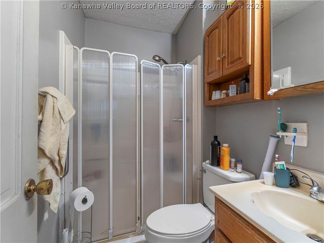 9 Brentwood Circle, Nitro, WV 25143