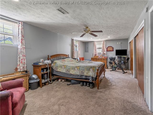 9 Brentwood Circle, Nitro, WV 25143