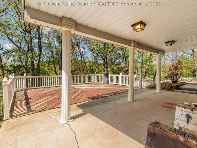 9 Brentwood Circle, Nitro, WV 25143