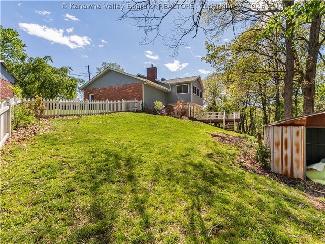 9 Brentwood Circle, Nitro, WV 25143