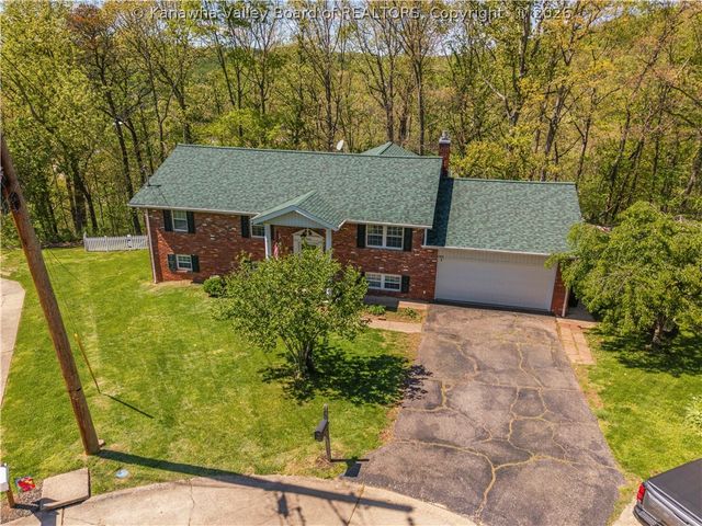 9 Brentwood Circle, Nitro, WV 25143