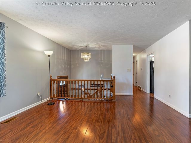 9 Brentwood Circle, Nitro, WV 25143