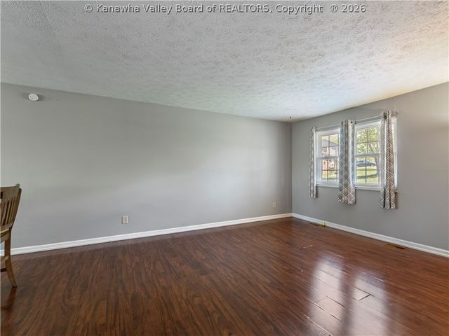 9 Brentwood Circle, Nitro, WV 25143