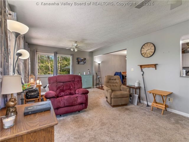 9 Brentwood Circle, Nitro, WV 25143