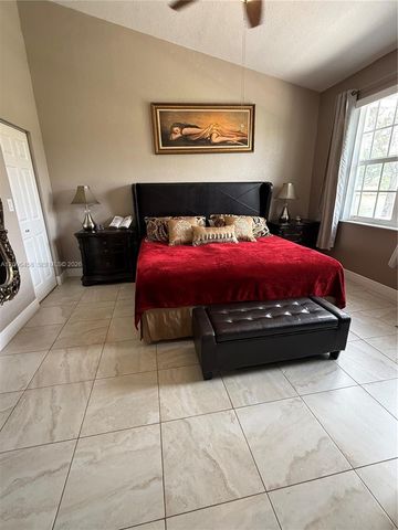 7451 S Aragon Boulevard 5, Sunrise, FL 33313