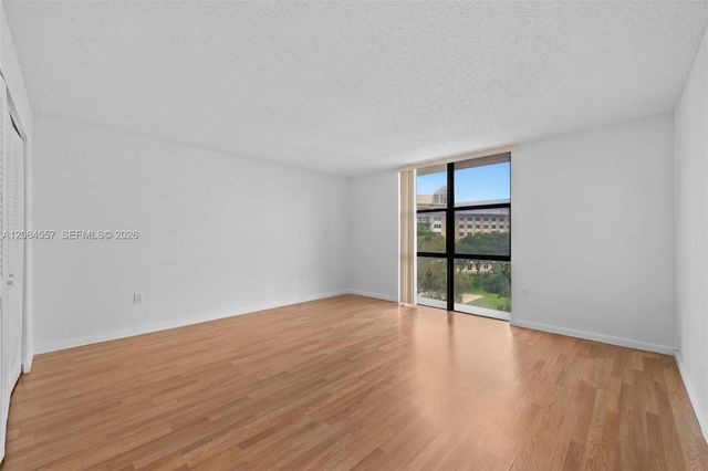 17500 N Bay Rd S508, Sunny Isles Beach, FL 33160