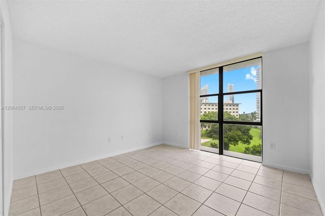 17500 N Bay Rd S508, Sunny Isles Beach, FL 33160