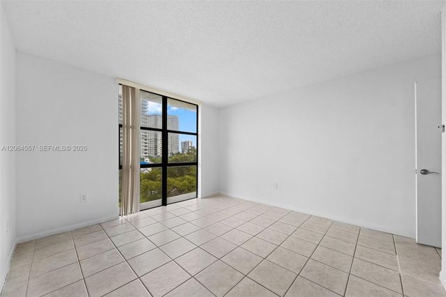 17500 N Bay Rd S508, Sunny Isles Beach, FL 33160