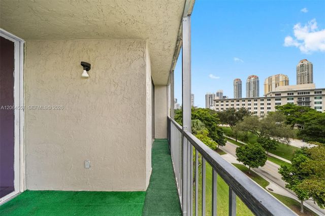 17500 N Bay Rd S508, Sunny Isles Beach, FL 33160