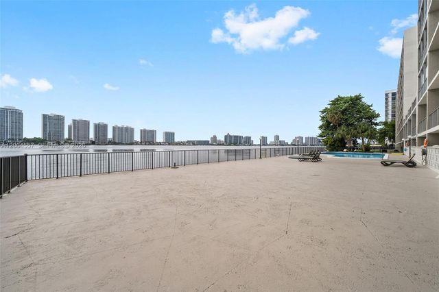 17500 N Bay Rd S508, Sunny Isles Beach, FL 33160