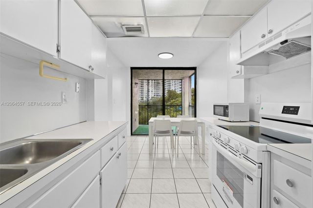 17500 N Bay Rd S508, Sunny Isles Beach, FL 33160
