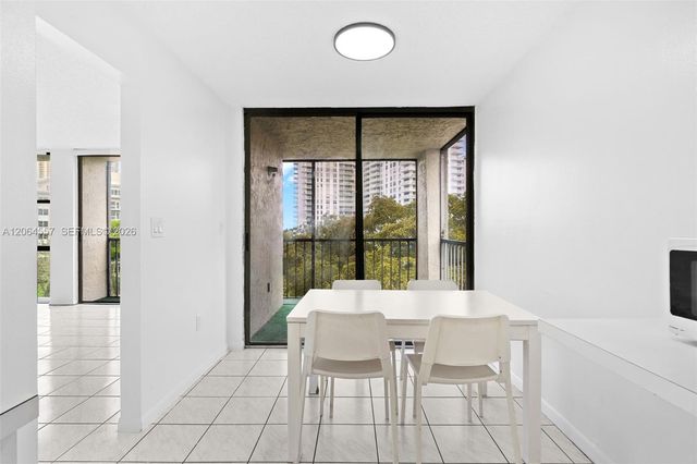 17500 N Bay Rd S508, Sunny Isles Beach, FL 33160