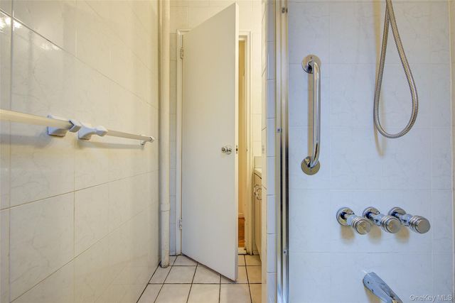 67-87 Booth Street 6J, Forest Hills, NY 11375