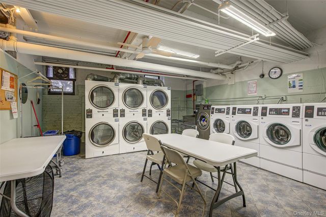 67-87 Booth Street 6J, Forest Hills, NY 11375