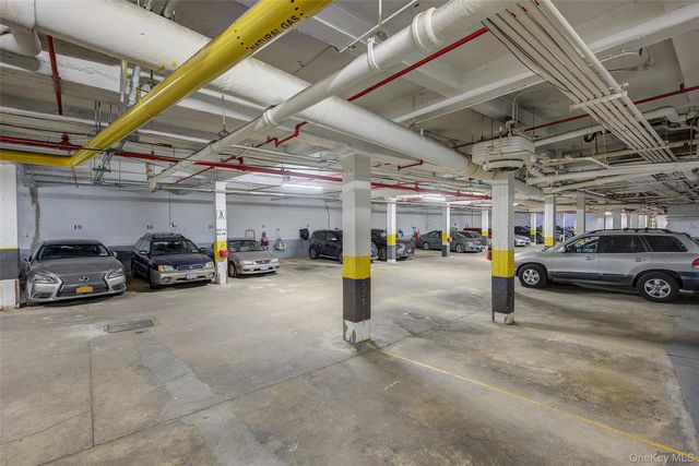 67-87 Booth Street 6J, Forest Hills, NY 11375