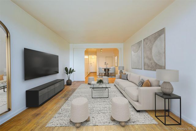 67-87 Booth Street 6J, Forest Hills, NY 11375