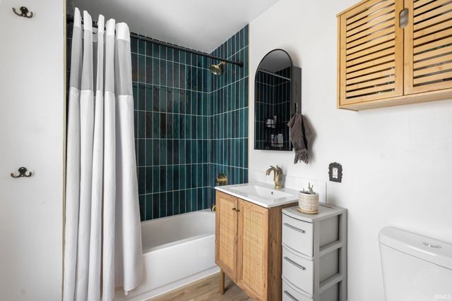 1016 Division Street, Mishawaka, IN 46545