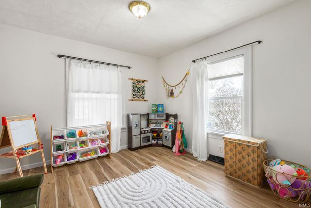 1016 Division Street, Mishawaka, IN 46545