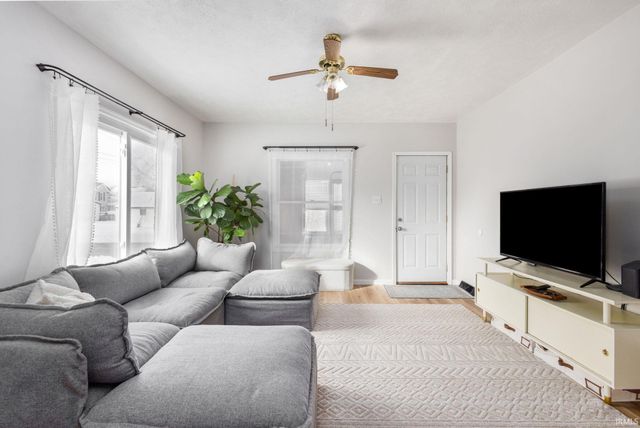 1016 Division Street, Mishawaka, IN 46545