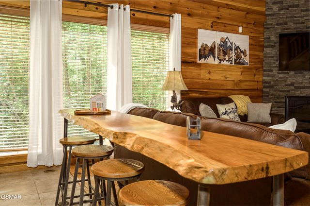 4319 Forest Ridge Way, Pigeon Forge, TN 37863