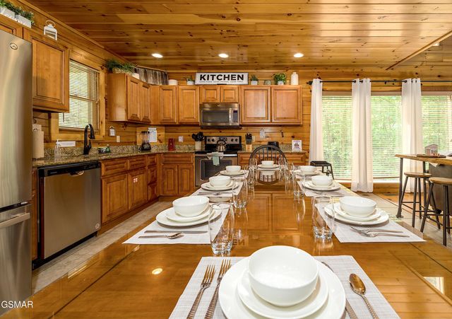 4319 Forest Ridge Way, Pigeon Forge, TN 37863