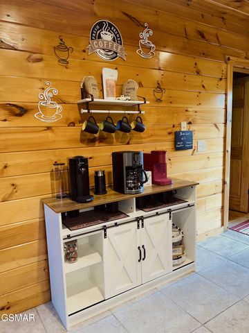 4319 Forest Ridge Way, Pigeon Forge, TN 37863