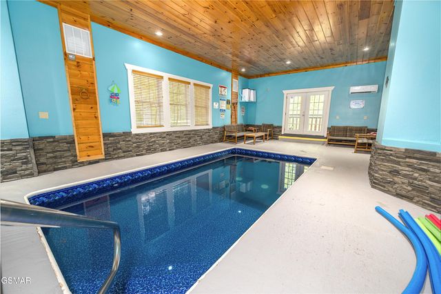 4319 Forest Ridge Way, Pigeon Forge, TN 37863