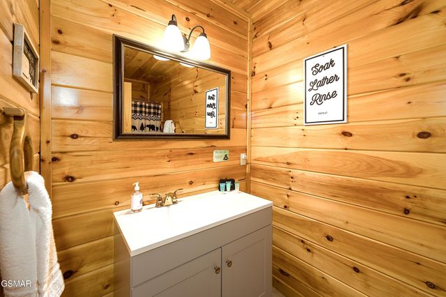 4319 Forest Ridge Way, Pigeon Forge, TN 37863